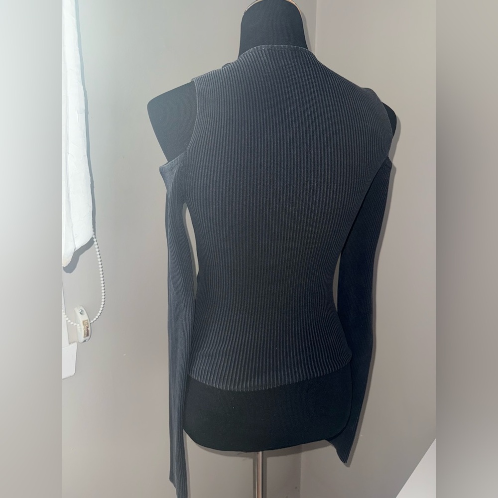 Zara Cut-off Shoulder Ribbed Top - Picture 3 of 3